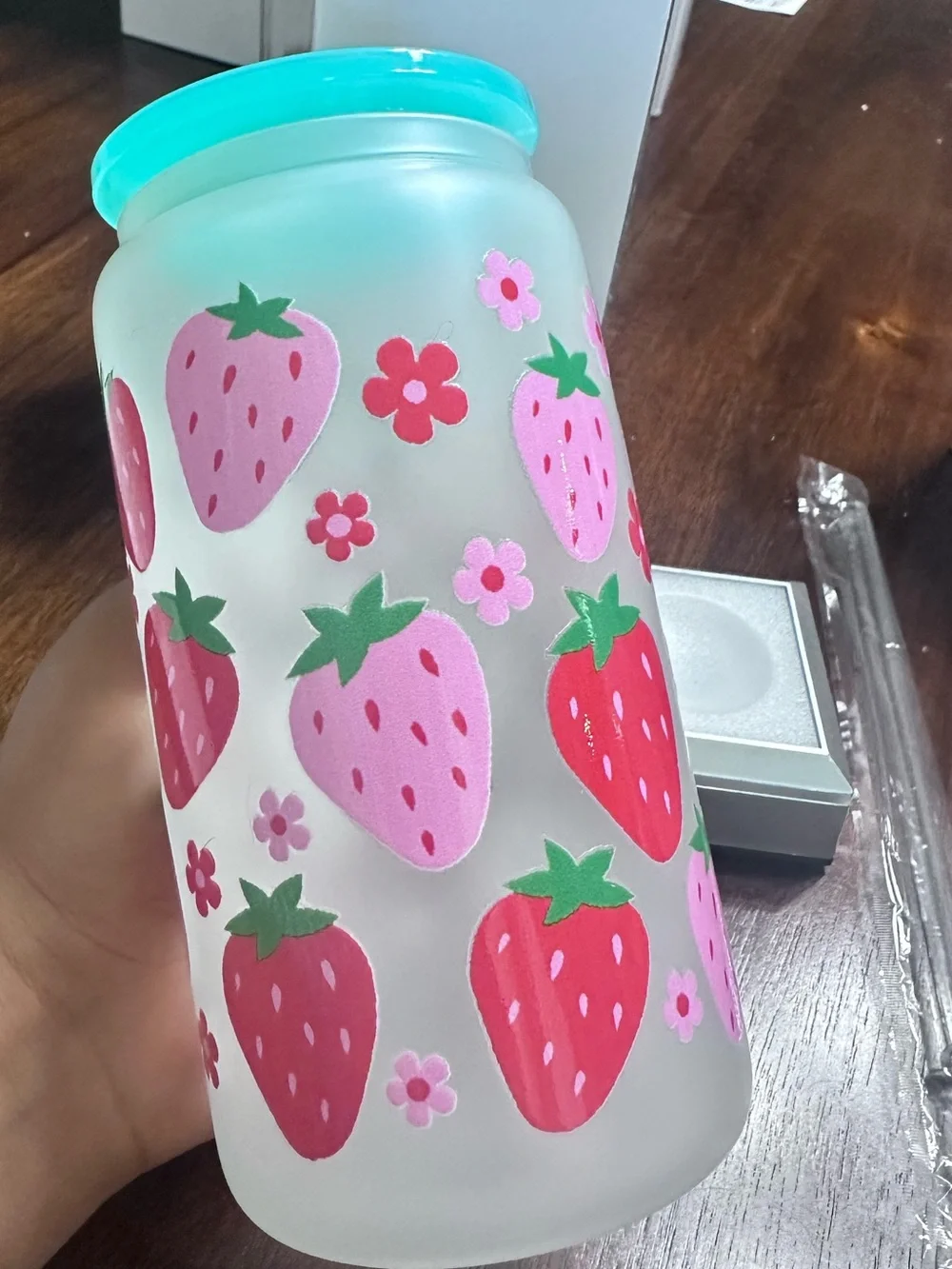 Strawberry-design Vibrio tumbler 🍓